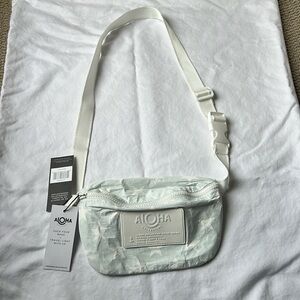 NWT Aloha Collection Splash Proof Mini Hip Pack